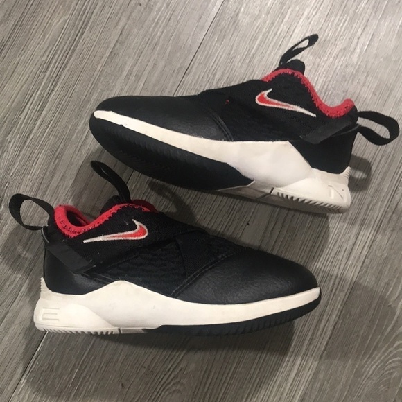 Nike Toddler Lebron Soldier XII Basketball Shoes - Picture 1 of 9